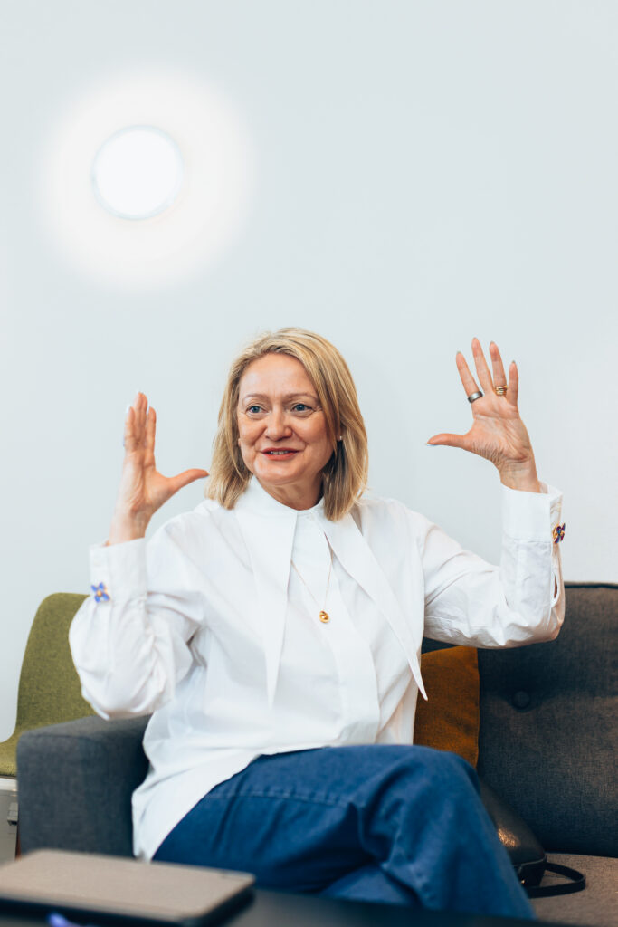 Yvonne Backholm-Nyberg white shirt